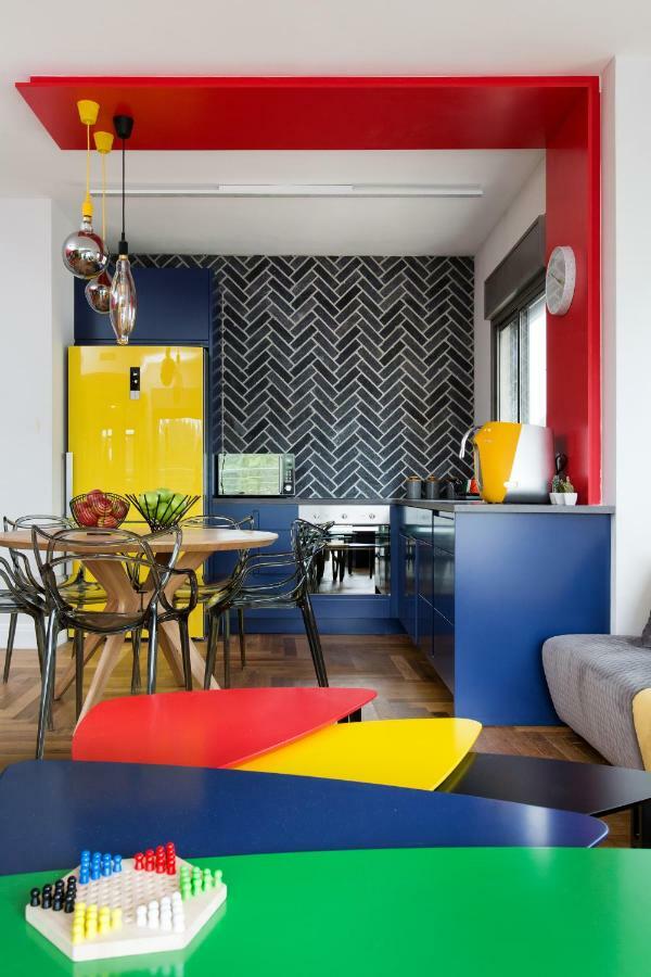 Colorful Bnb Apartment Хайфа Экстерьер фото