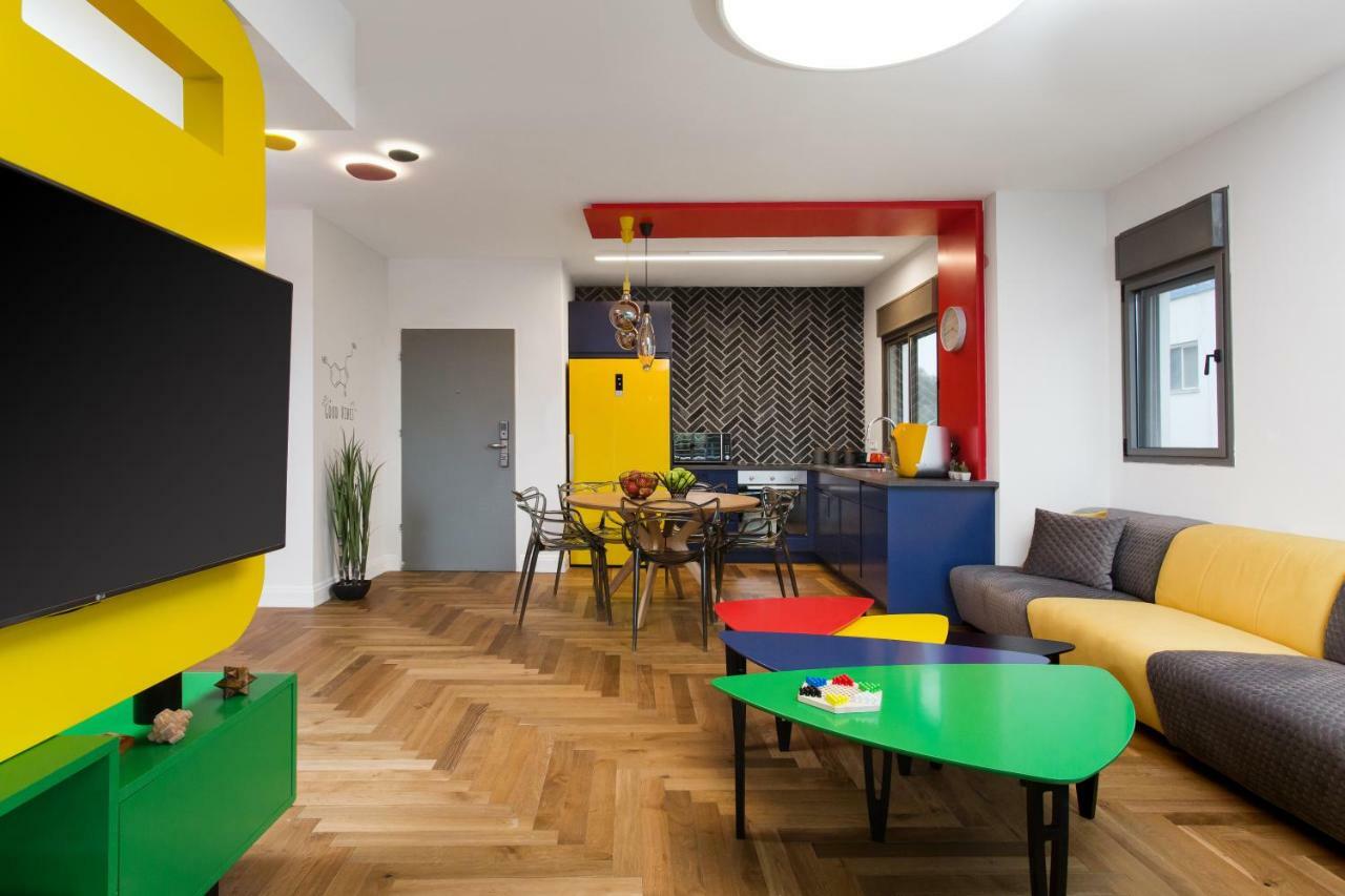 Colorful Bnb Apartment Хайфа Экстерьер фото
